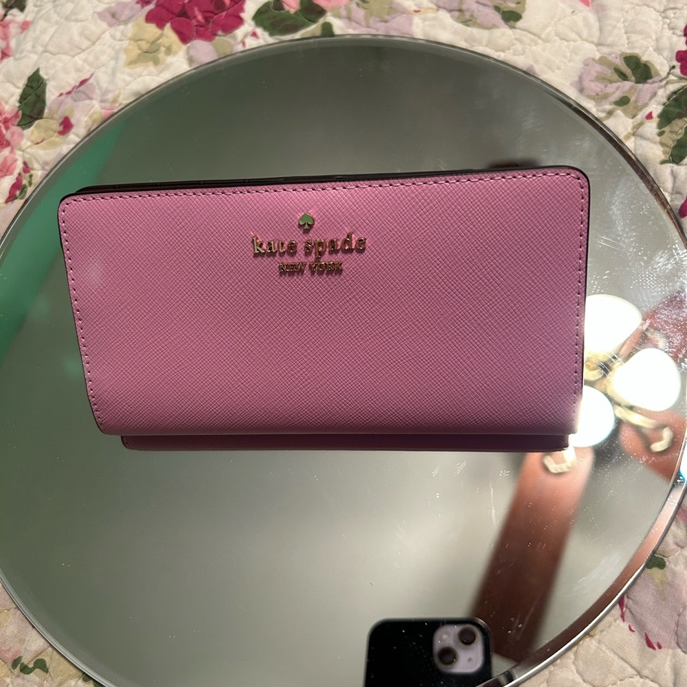 Kate Spade Pink Wallet (NEW)